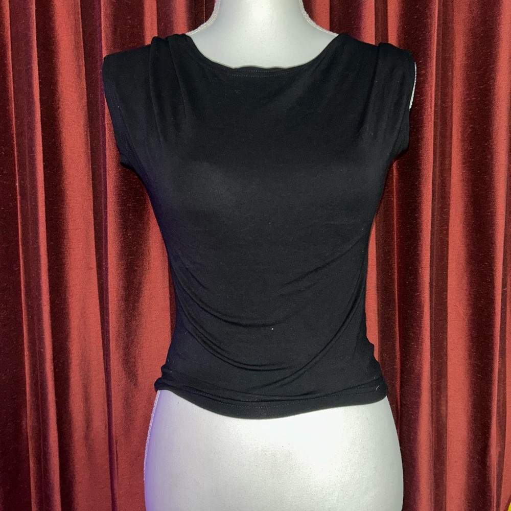 Chic Black Sleeveless Muscle Tee